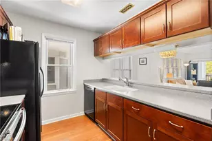 217 Oakwood Ct, Winston-Salem, NC 27103 - Photo 9