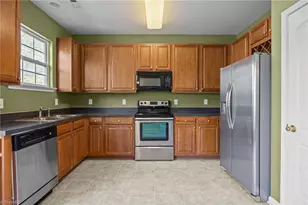 4143 Tarrant Trace Cir, High Point, NC 27265 - Photo 17