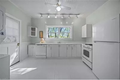 415 S Poplar Street, Winston-Salem, NC 27101 - Photo 7