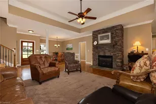 106 Breckenridge Dr, Thomasville, NC 27360 - Photo 9