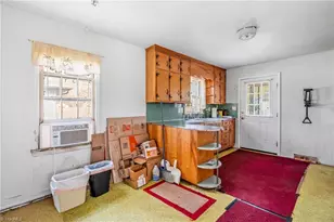 900 W Monroe St, Mayodan, NC 27027 - Photo 9