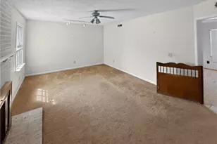 5401 Bayberry Ln, Greensboro, NC 27455 - Photo 3