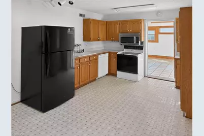 5401 Bayberry Lane, Greensboro, NC 27455 - Photo 7