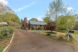 343 Merrimont Dr, Winston-Salem, NC 27106 - Photo 3