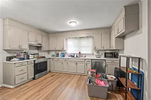 1615 Rankin Rd, Greensboro, NC 27405 - Photo 9