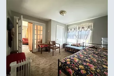 212 E Moore Avenue, High Point, NC 27263 - Photo 11