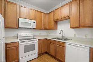 6165 Stadium Ridge Ct, Clemmons, NC 27012 - Photo 7