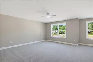 2107 Medhurst Dr, Greensboro, NC 27410 - Photo 17