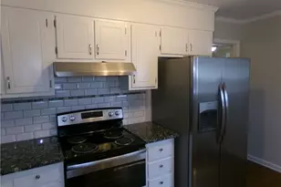 3915 Valley Ct, Winston-Salem, NC 27106 - Photo 5