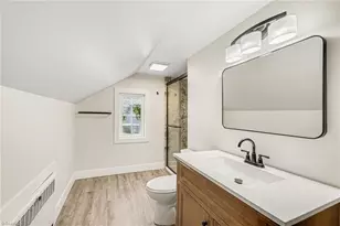 711 Quaker Ln, High Point, NC 27262 - Photo 21