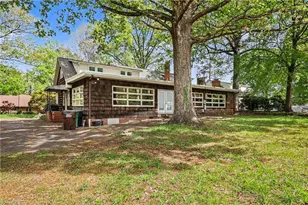 711 Quaker Ln, High Point, NC 27262 - Photo 29