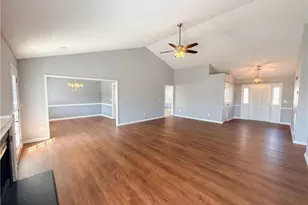 837 Pecan Ridge Cir, Kernersville, NC 27284 - Photo 5