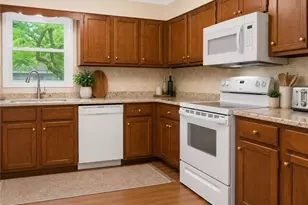 2519 Cottage Pl, Greensboro, NC 27455 - Photo 11