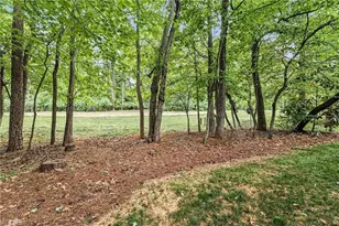 2519 Cottage Pl, Greensboro, NC 27455 - Photo 23