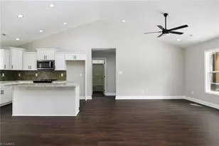 108 Unity St, Thomasville, NC 27360 - Photo 7