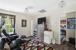 2890 Glen Hollow Rd, Greensboro, NC 27407 - Photo 15