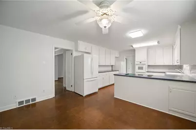 640 Quarterstaff Road, Winston-Salem, NC 27104 - Photo 11