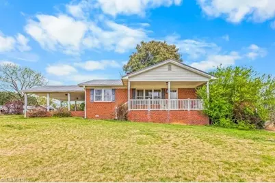 6585 Scarlet Oak Drive, Denton, NC 27239 - Photo 1