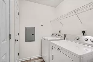 4302 Timberbrooke Dr, Greensboro, NC 27409 - Photo 15