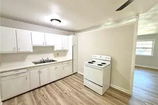 4224 Kildare Dr, Greensboro, NC 27405 - Photo 9