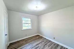 4224 Kildare Dr, Greensboro, NC 27405 - Photo 19