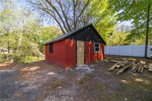 1009 N Scales St, Reidsville, NC 27320 - Photo 31