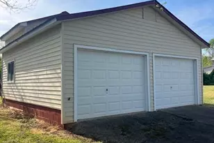 1721 Garner Rd, Yadkinville, NC 27055 - Photo 3