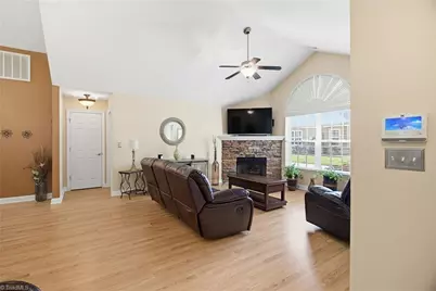 5559 Prosperity View Drive #1, Charlotte, NC 28269 - Photo 7