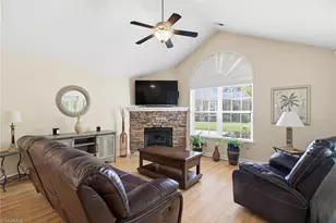 5559 Prosperity View Dr, Charlotte, NC 28269 - Photo 5