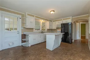 4713 Kernersville Rd, Kernersville, NC 27284 - Photo 7