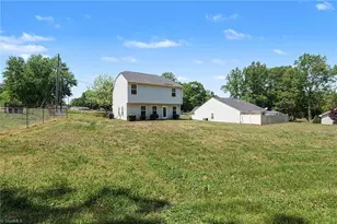 4586 Sun Valley Ln, Kernersville, NC 27284 - Photo 15