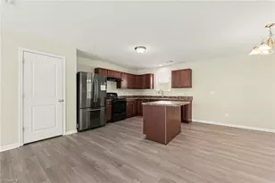 4586 Sun Valley Ln, Kernersville, NC 27284 - Photo 7