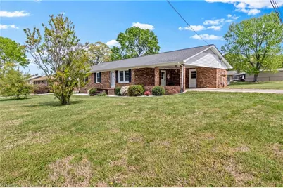 200 Beckford Drive, Lexington, NC 27295 - Photo 1