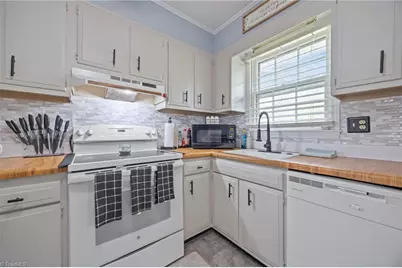 1105 Robin Hood Road #F, High Point, NC 27262 - Photo 25