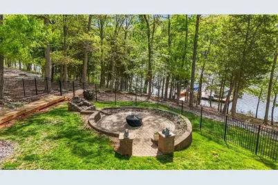 135 Harbor Drive W, Lexington, NC 27292 - Photo 7