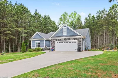 820 Sunset Pointe Drive, Salisbury, NC 28146 - Photo 3