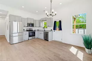 413 Bradley St, Burlington, NC 27215 - Photo 9