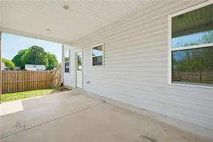 413 Bradley St, Burlington, NC 27215 - Photo 25