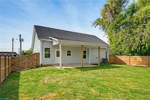 413 Bradley St, Burlington, NC 27215 - Photo 27