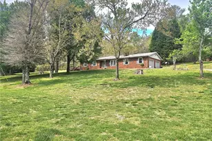 5215 Statesville Rd, North Wilkesboro, NC 28659 - Photo 9