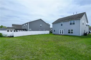 7 Cloverfield Ct, Greensboro, NC 27406 - Photo 37