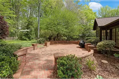 612 Willoughby Boulevard, Greensboro, NC 27408 - Photo 47