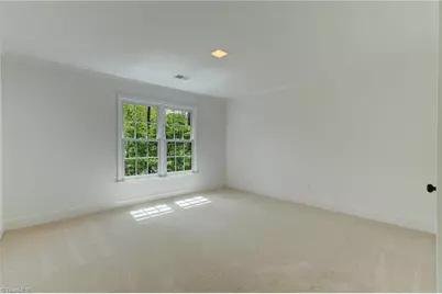 612 Willoughby Boulevard, Greensboro, NC 27408 - Photo 33