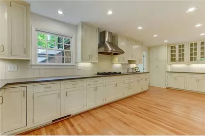 612 Willoughby Boulevard, Greensboro, NC 27408 - Photo 17