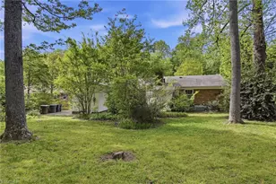 2514 Gracewood Dr, Greensboro, NC 27408 - Photo 29