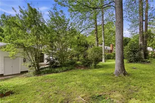 2514 Gracewood Dr, Greensboro, NC 27408 - Photo 31