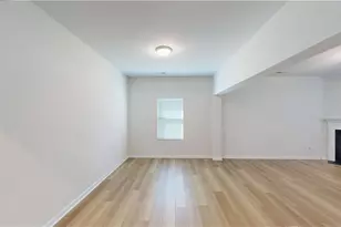 3719 Boxwood Ct, Thomasville, NC 27360 - Photo 9