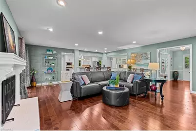 312 Willoughby Boulevard, Greensboro, NC 27408 - Photo 15