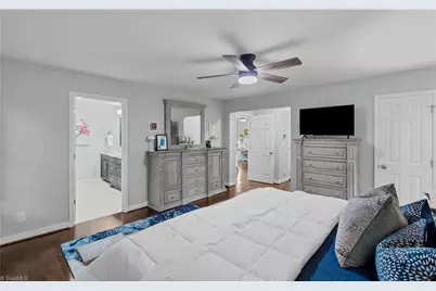312 Willoughby Boulevard, Greensboro, NC 27408 - Photo 17