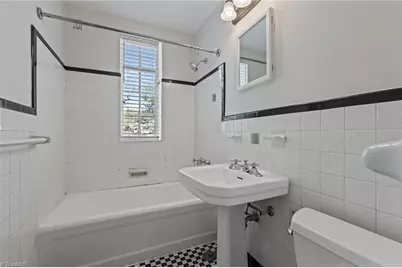 1700 N Elm Street #D3, Greensboro, NC 27408 - Photo 15